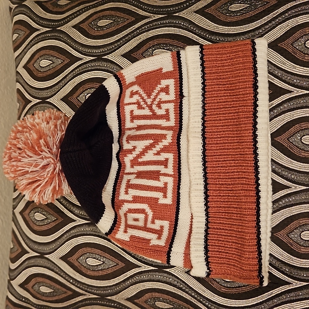 PINK Victoria's Secret Pom Pom   Beanie